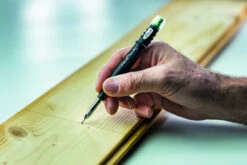 Pica 7070 Fine Dry Markeerpotlood 20 Pica 7070 Fine Dry Markeerpotlood -Hbm-machines 7070 fine dry use 1 print.jpg 1200x600 4286debc88