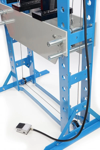 HBM 75 Ton Hydraulische En Pneumatische Raamwerkpers / Werkplaatspers 4 HBM 75 Ton Hydraulische En Pneumatische Raamwerkpers / Werkplaatspers - Afbeelding 4