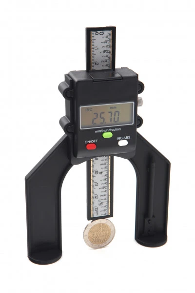 HBM Digitale Dieptemeter 1 HBM Digitale Dieptemeter